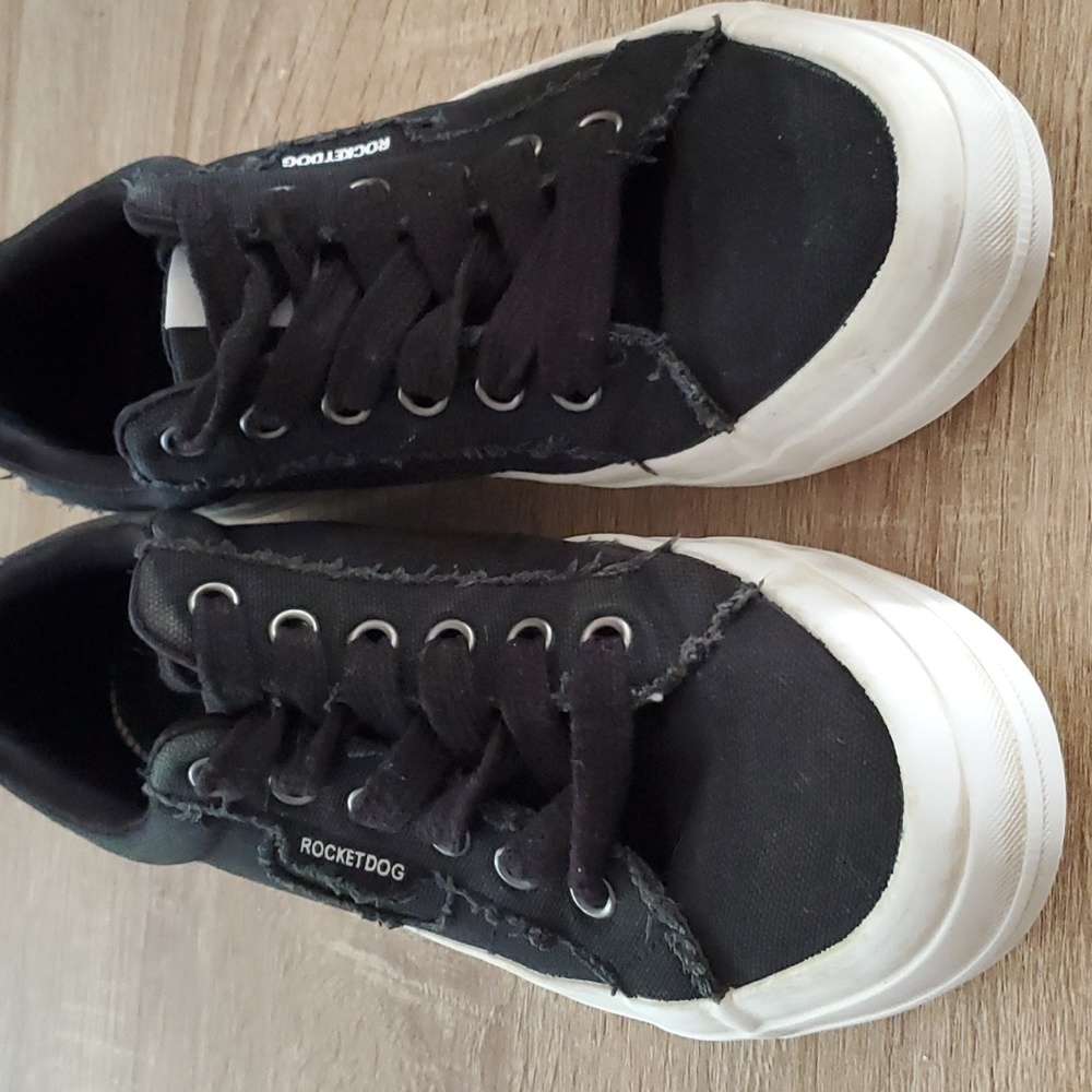 Rocket Dog low top skater shoes. Women's 6.5. - Picture 7 of 10